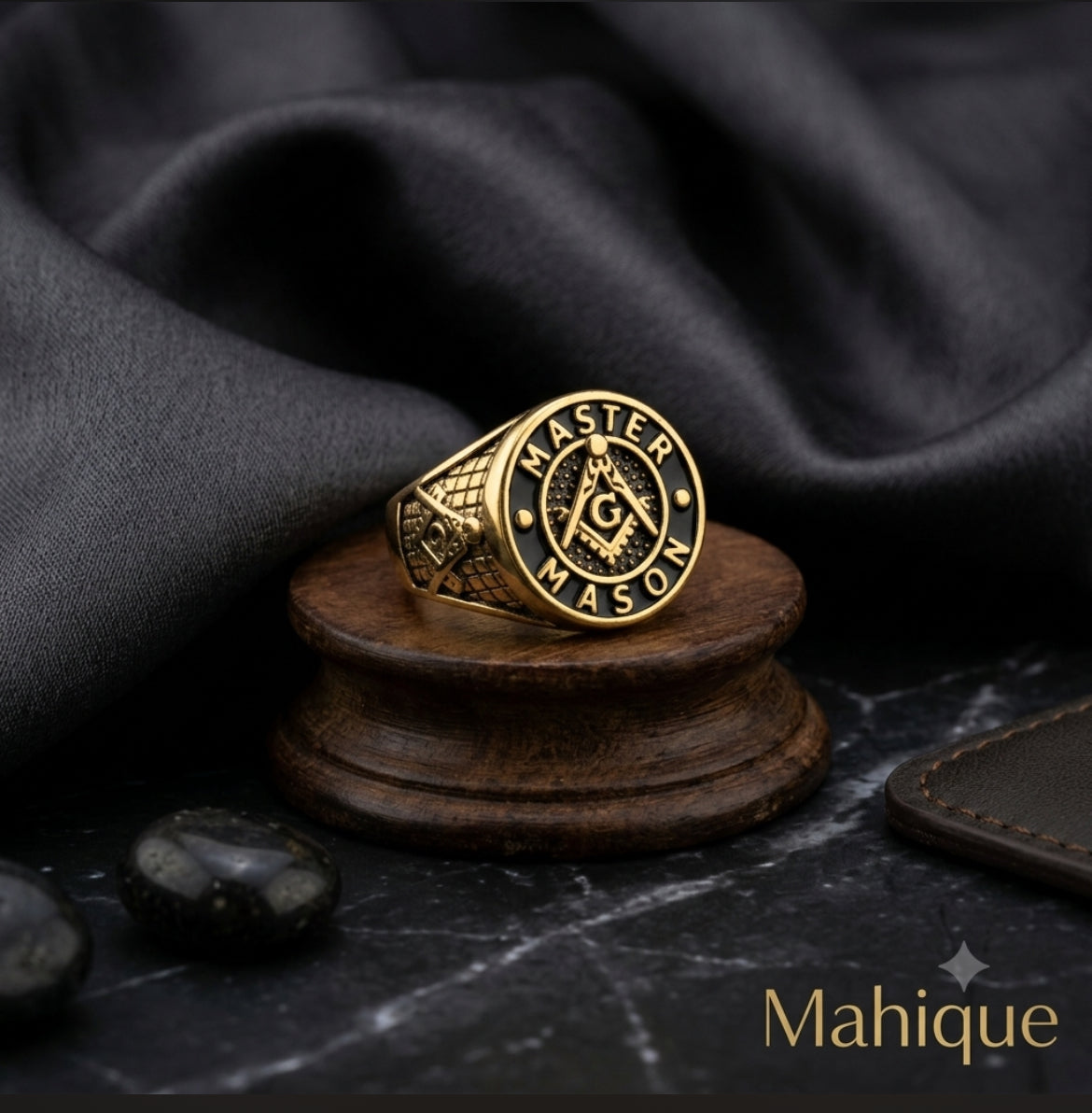 Men's Freemason Master Mason Signet Ring – Antique Gold Plated Black Enamel Masonic Band Ring